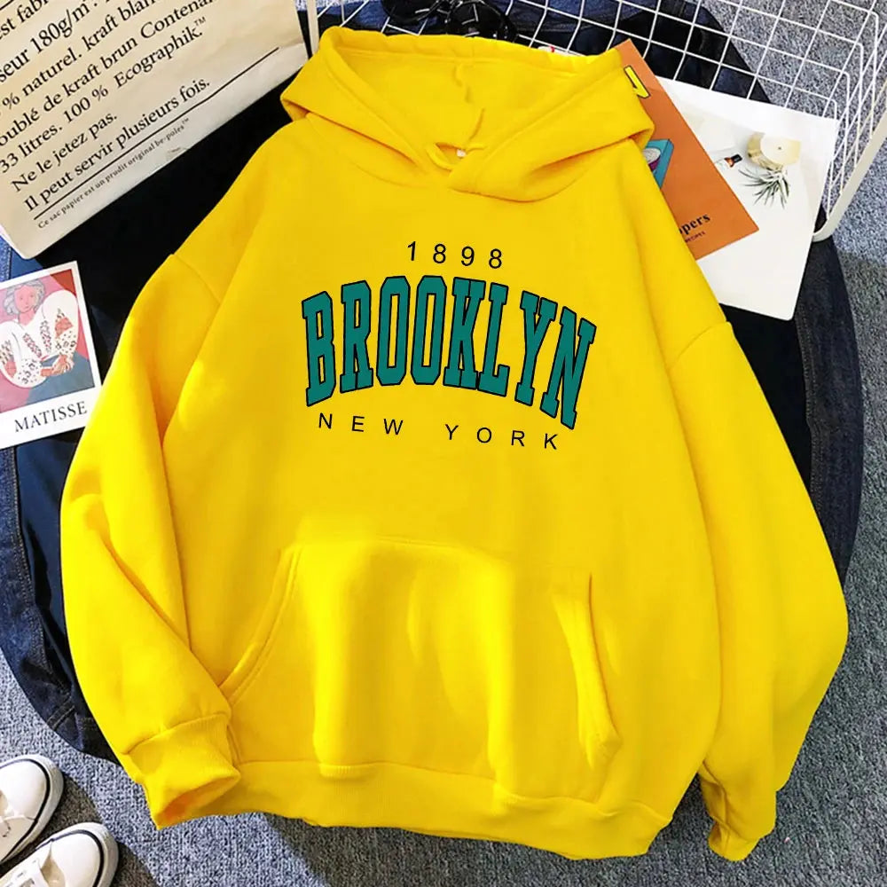 1898 Brooklyn New York Women's Hoodie – Stylish, Cozy & Trendy Culture Code Streetwear