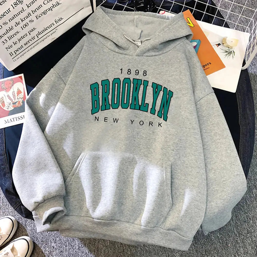 1898 Brooklyn New York Women's Hoodie – Stylish, Cozy & Trendy Culture Code Streetwear